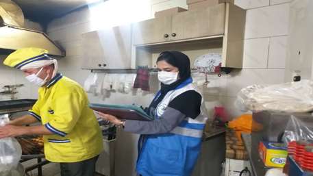  بازدید از مراکز تهیه و توزیع مواد غذایی و اماکن عمومی شهرستان دامغان، در قالب طرح تشدید بازرسی و نظارت بر رعایت پروتکل های بهداش